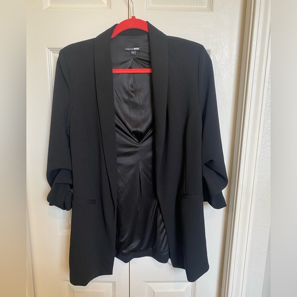 Black 3/4 sleeve blazer - Picture 2 of 3